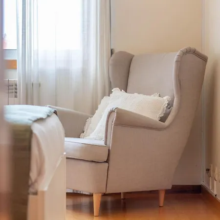 아파트 Comfortable & Quiet 3br Near Metro By Lovelystay