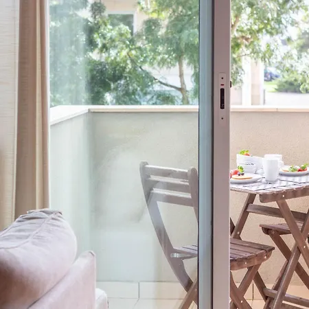 Comfortable & Quiet 3br Near Metro By Lovelystay * ポルト