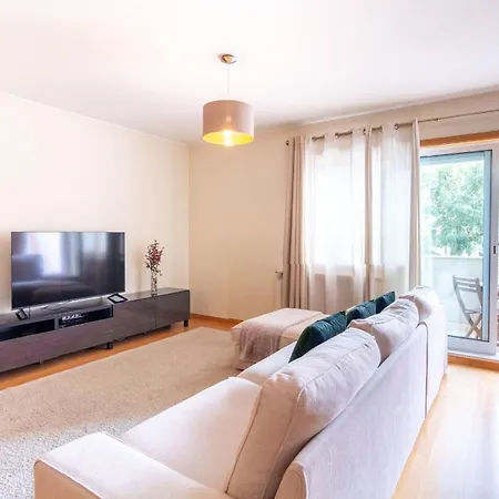 Comfortable & Quiet 3br Near Metro By Lovelystay