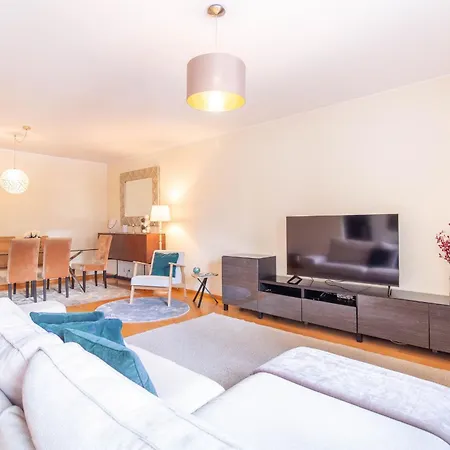 Comfortable & Quiet 3br Near Metro By Lovelystay