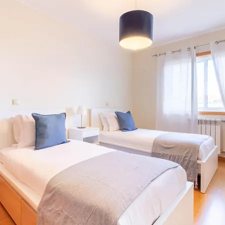 Comfortable & Quiet 3br Near Metro By Lovelystay Apartament